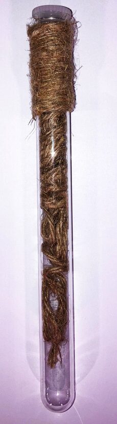 Stikla cilindrs ar striķi